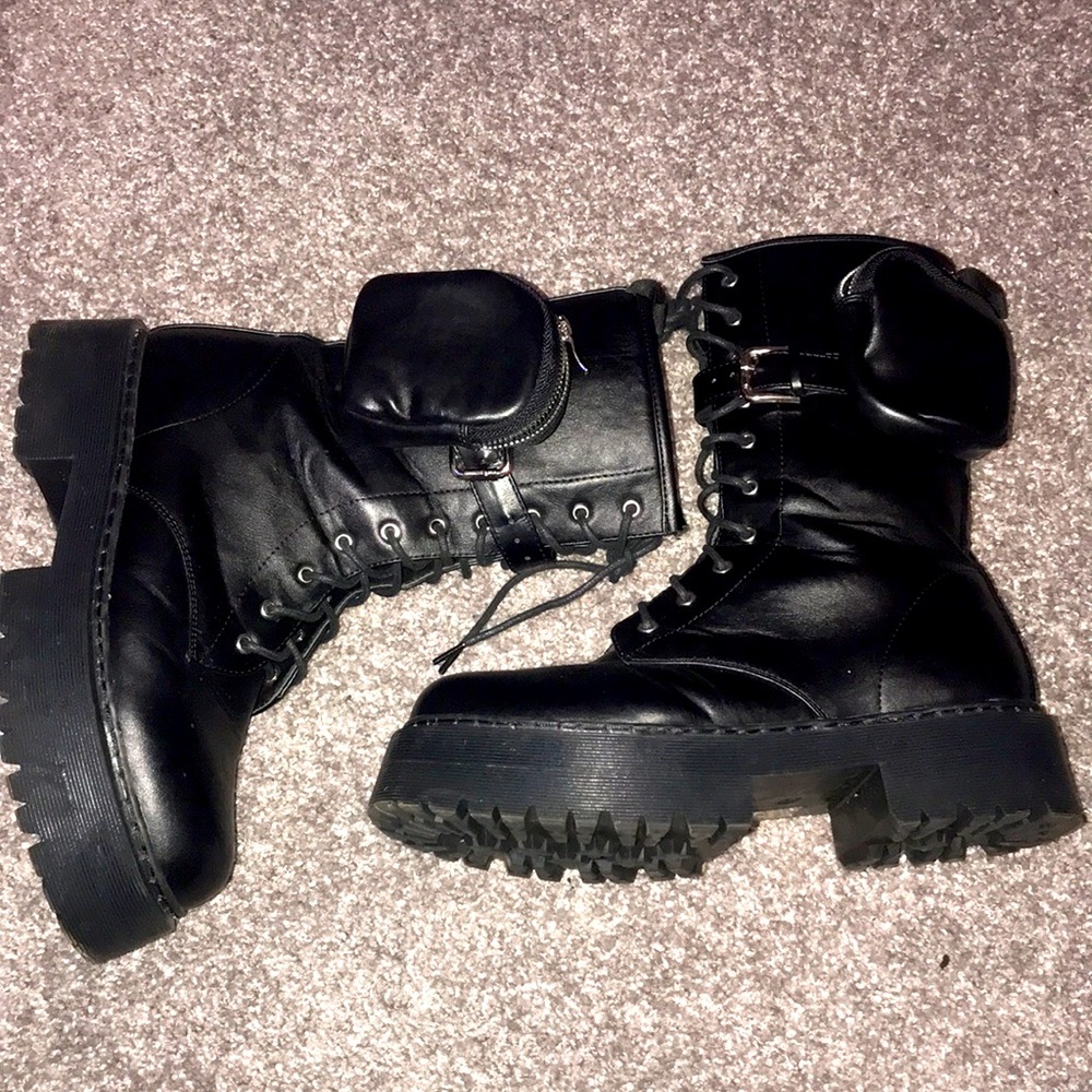 ✨🖤 ❄️DOLLS KILL ✨ COMBAT BOOT W/ ankle bag. Size 10 WOMEN.🖤❄️🌸PRADA lookalike